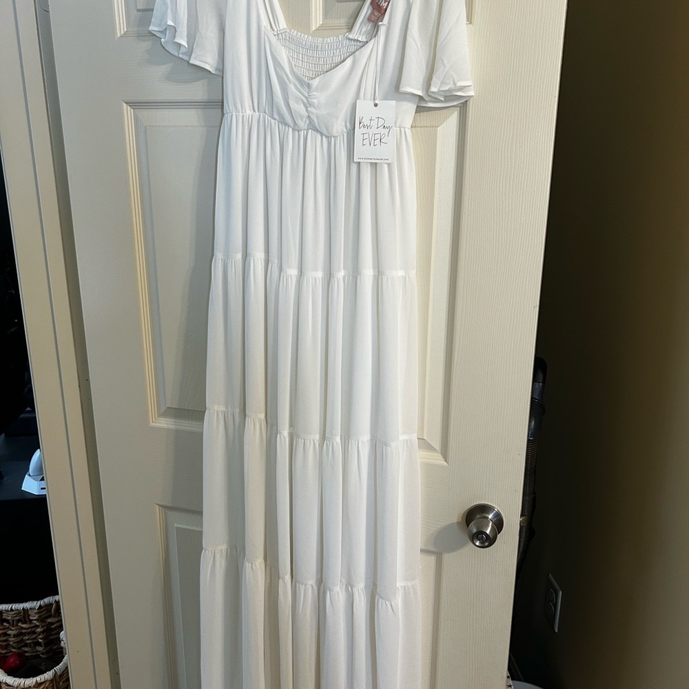 Elegant White Maxi Dress